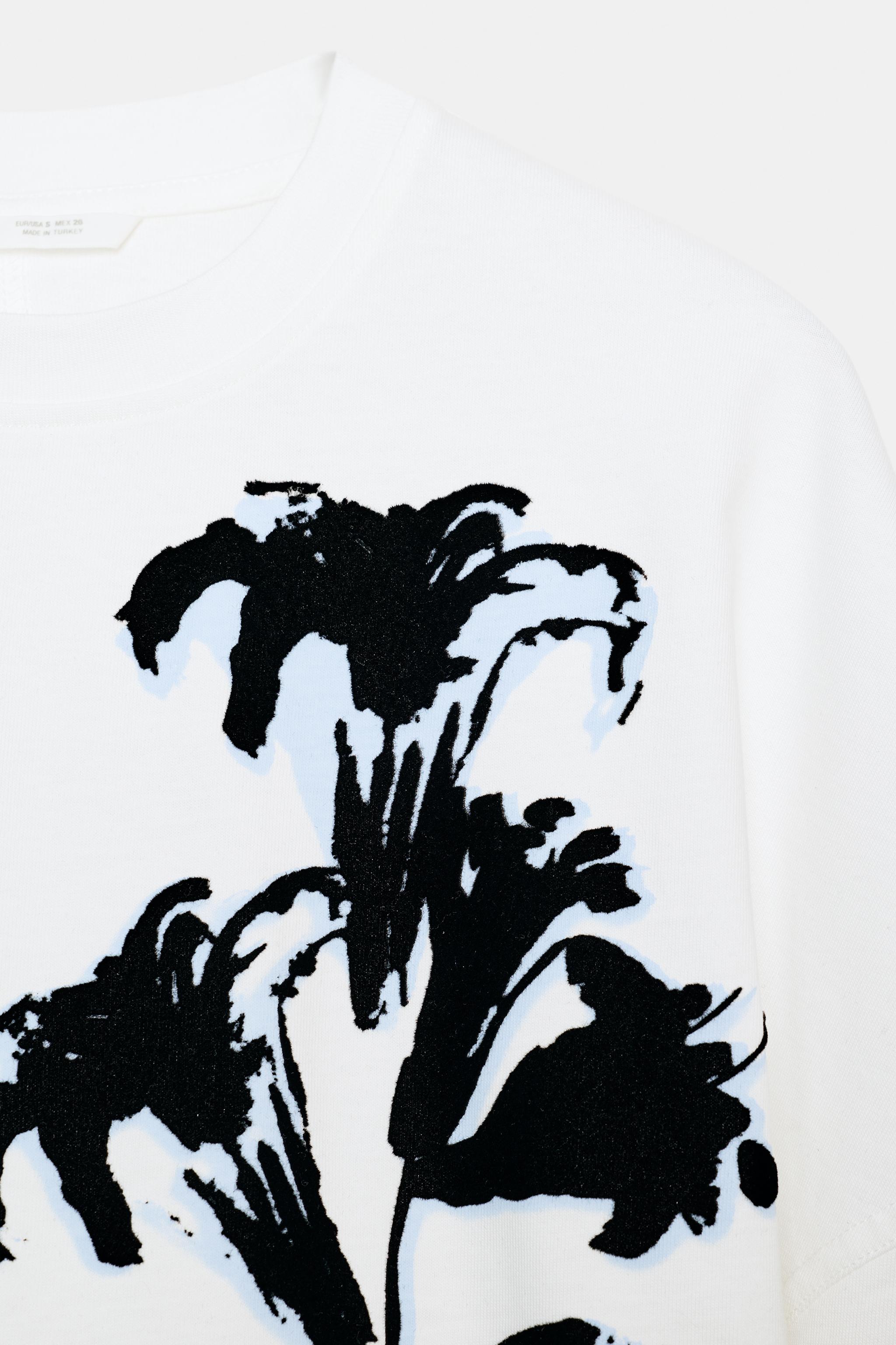 CONTRAST FLOWER T-SHIRT